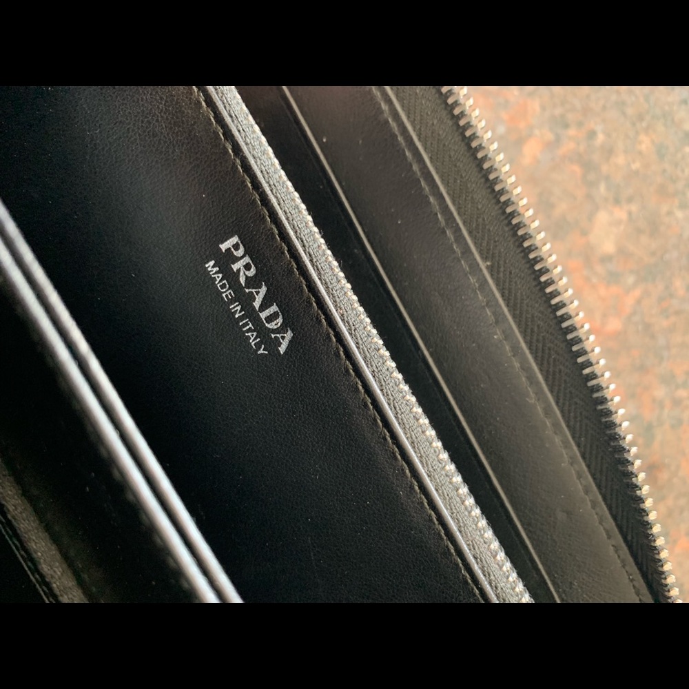 2XHP🌟NWT PRADA black leather diagramme zip around - Picture 3 of 8